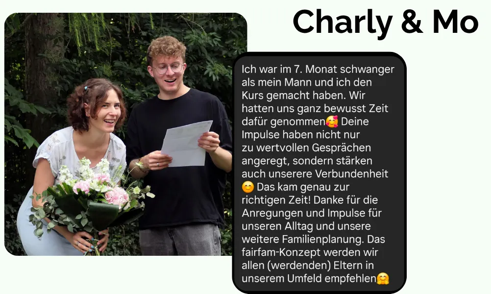 Paar bei der Gender-Reveal-Party. Sie hält einen pinken Blumenstrauß in der Hand.